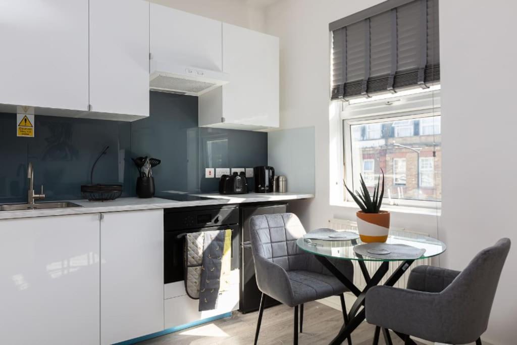 Studio Apt, 8 Min Walk From Tube 3 London Exterior foto