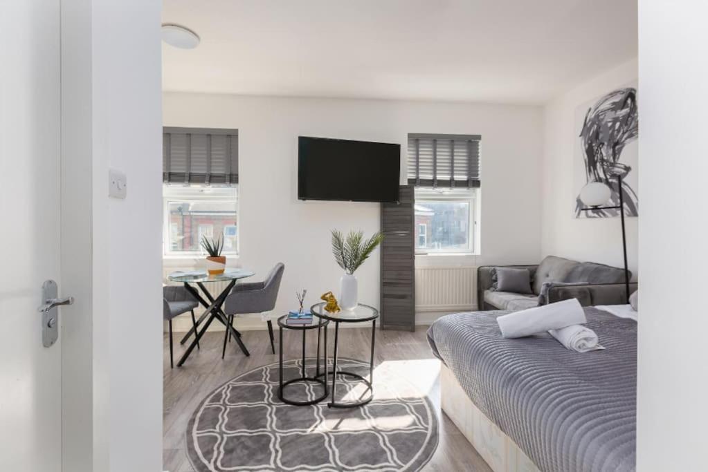 Studio Apt, 8 Min Walk From Tube 3 London Exterior foto