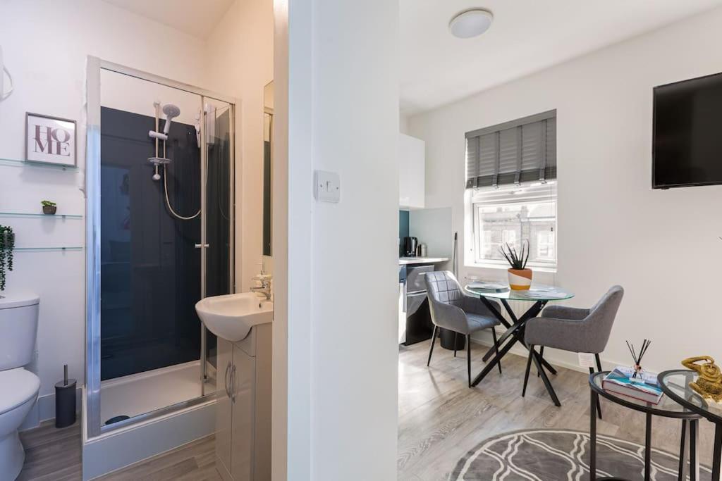 Studio Apt, 8 Min Walk From Tube 3 London Exterior foto