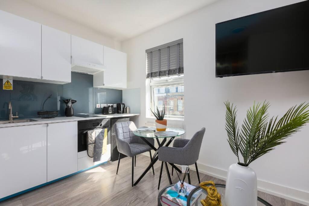 Studio Apt, 8 Min Walk From Tube 3 London Exterior foto